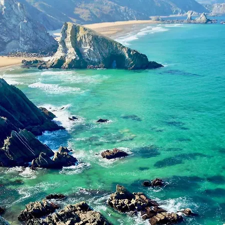 بيت للعطل Cliffside Cabin *