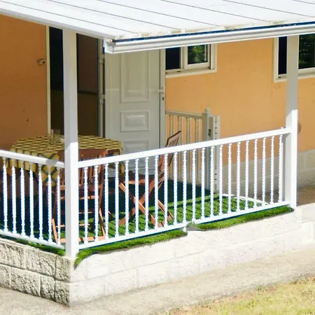 Cliffside Cabin بيت للعطل