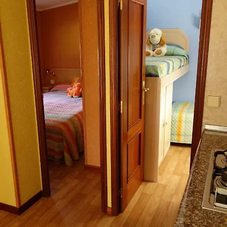 بيت للعطل Cliffside Cabin